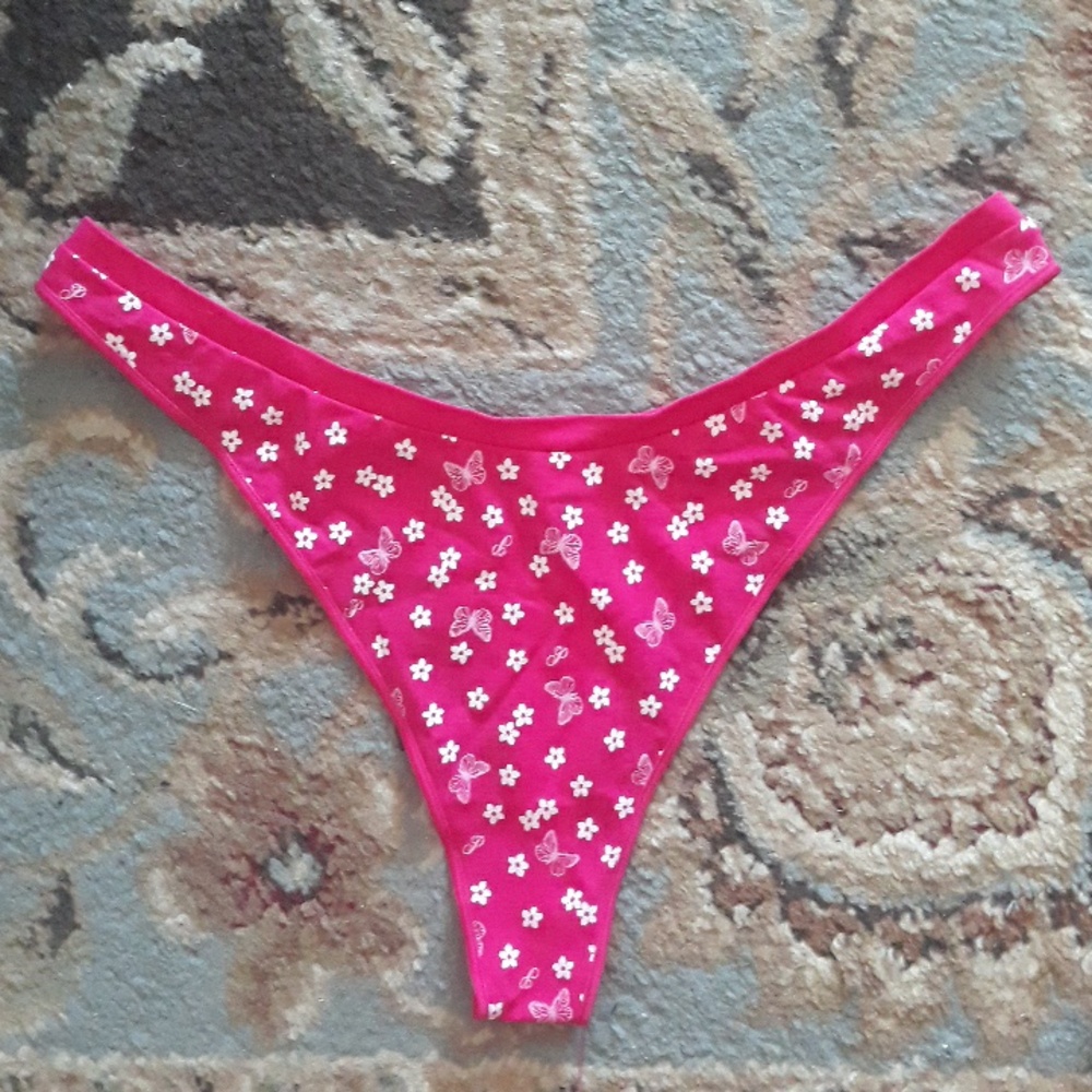 Pink VS thong - Picture 2 of 14